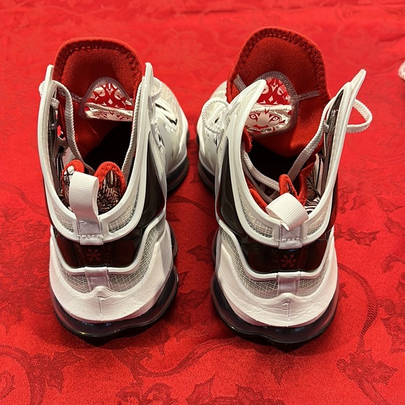 LeBron 19 XIX basketball Sketch university white red is brand new never worn - Picture 4 of 7